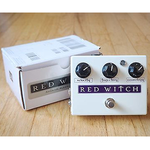 red-witch-analog-deluxe-moon-3