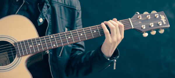 How To Stretch Your Fingers For Guitar Properly